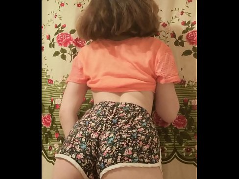 ❤️ سیکسی نوجوان بیب کیمرے پر اپنی شارٹس اتار رہی ہے۔ ☑ ہم پر ﹏